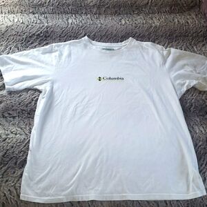 Columbia T-shirt